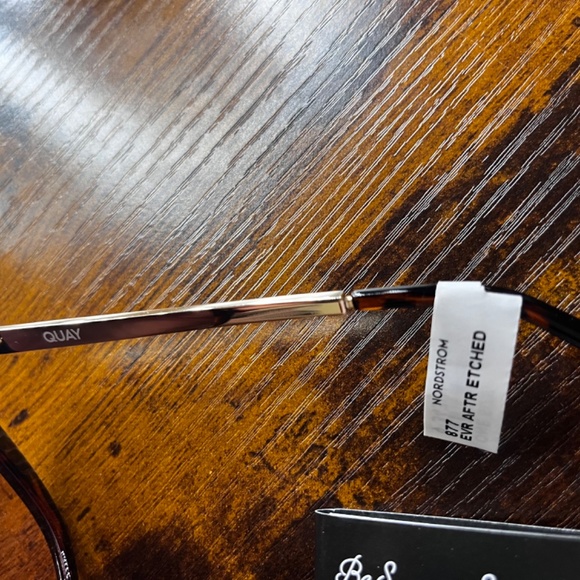 Quay Ever After Etched Australia Sunglasses - Picture 3 of 4